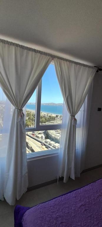 Arriendo Departamento Avda .del Mar La Serena, Chile Apartamento *